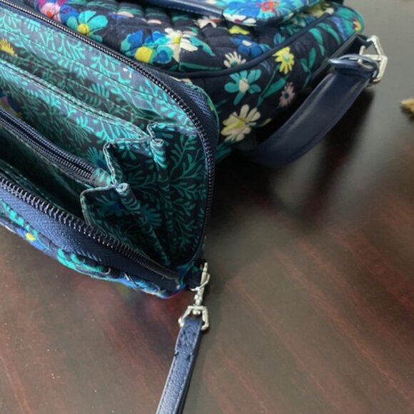 Vera Bradley shoulder bag with matching wallet - Picture 5 of 9